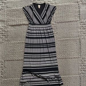 Chico’s Maxi Black and White Stripe Short Sleeve Dress